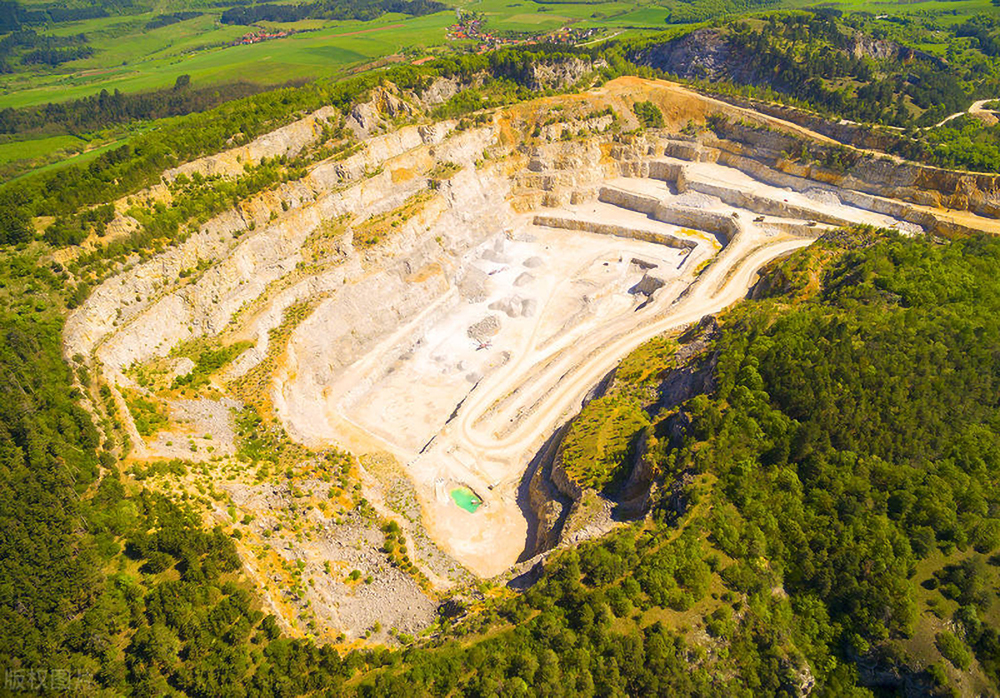 礦區(qū)土壤污染治理修復(fù).jpg 礦區(qū)土壤污染治理修復(fù)