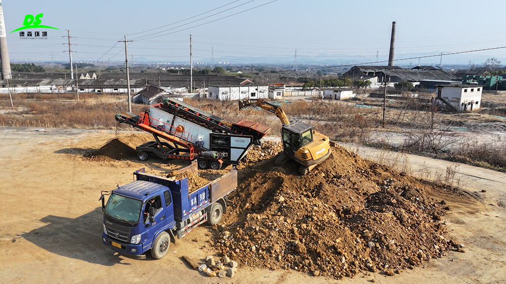 行業(yè)黑馬！德森移動篩分一體機，破解物料處理三大痛點